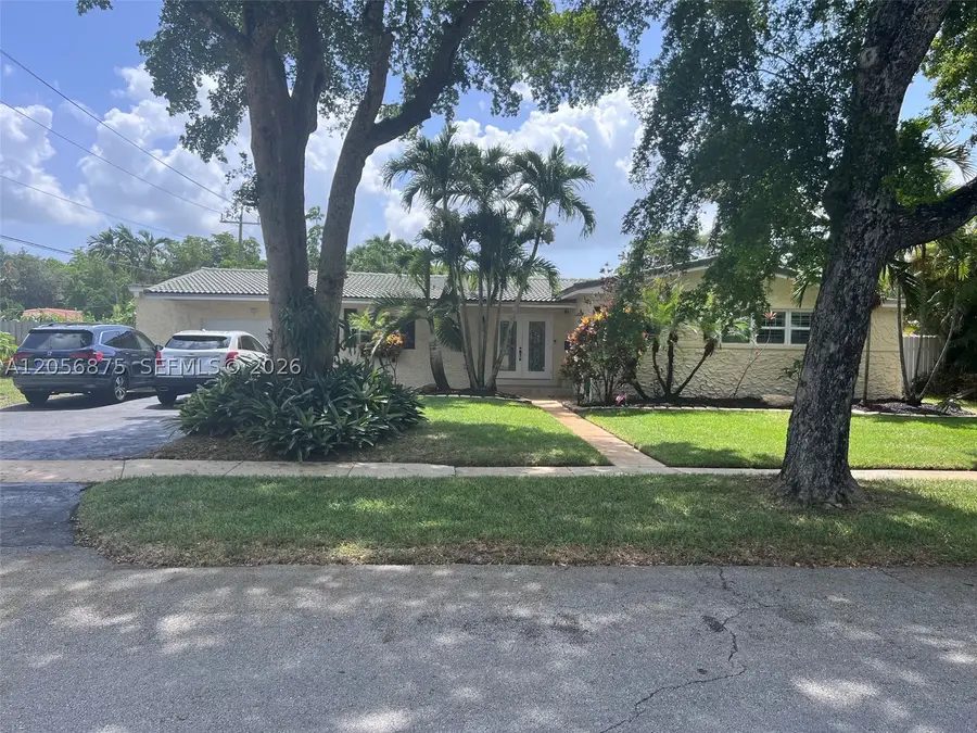 880 Azalea Ct, Plantation, FL 33317 - #3