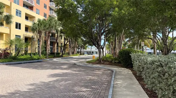 2775 NE 187th St #316, Aventura, FL 33180