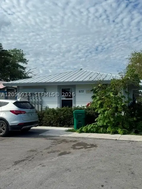684 NW 14th St, Florida City, FL 33034