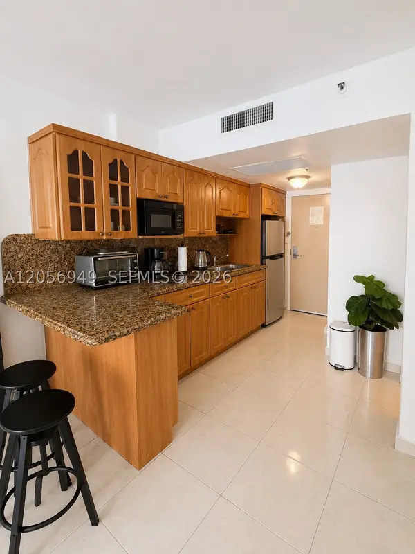 19201 Collins Ave #1025, Sunny Isles Beach, FL 33160