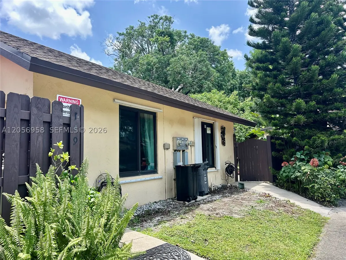 151 Essex Rd #4-30, Hollywood, FL 33024 - #1