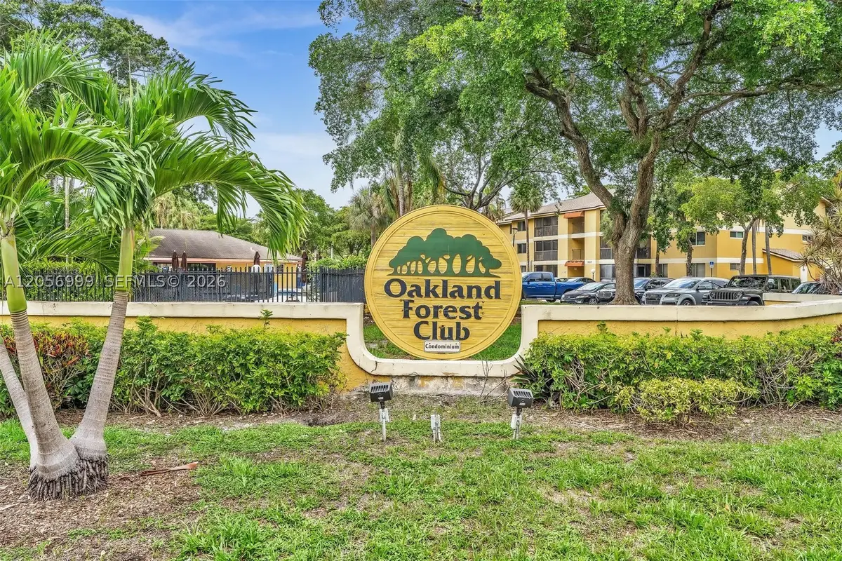 3021 N Oakland Forest Dr #208, Oakland Park, FL 33309 - #1