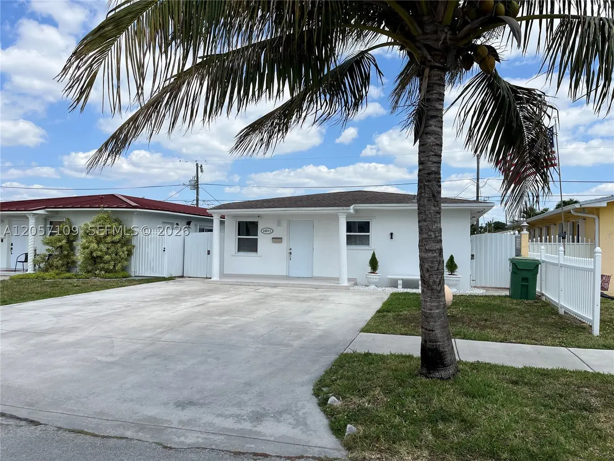10571 SW 27th St, Miami, FL 33165 - #1