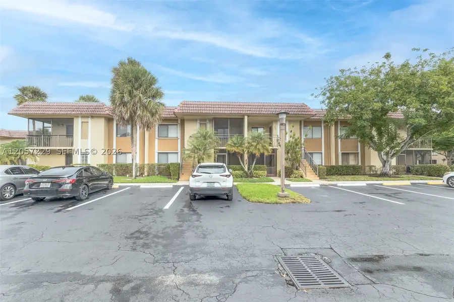 325 Lakeview Dr #102, Weston, FL 33326 - #2