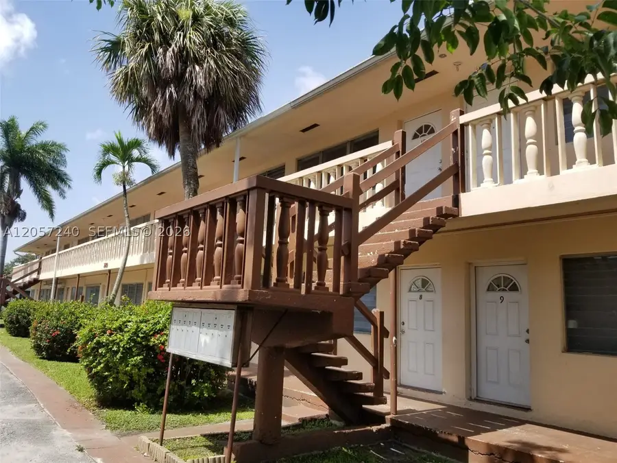 280 SW 11th Ave #18, Hallandale Beach, FL 33009 - #2