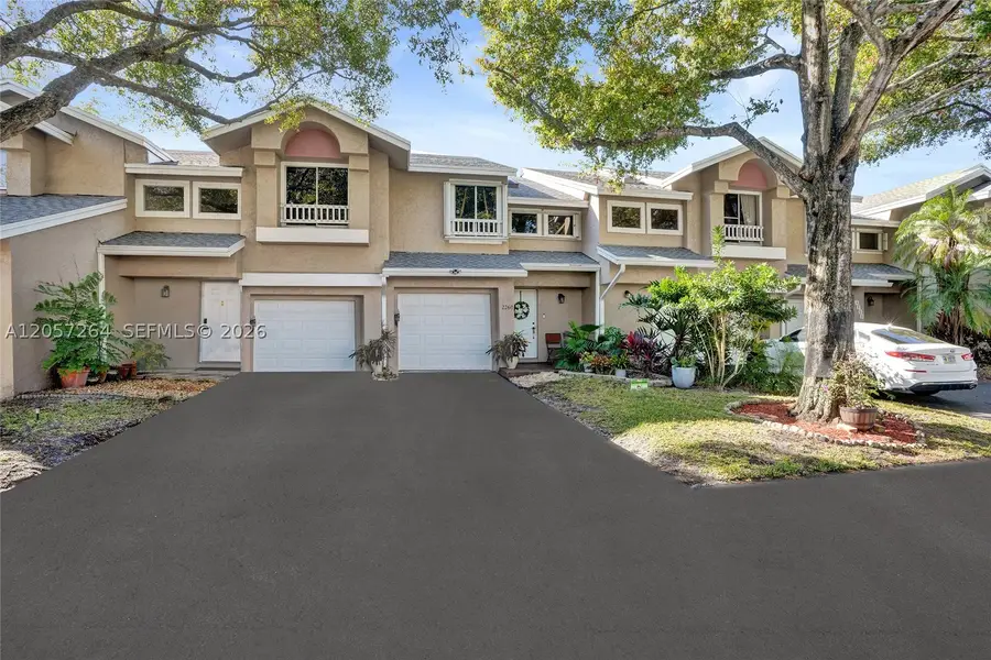 2260 W Discovery Cir W, Deerfield Beach, FL 33442 - #2