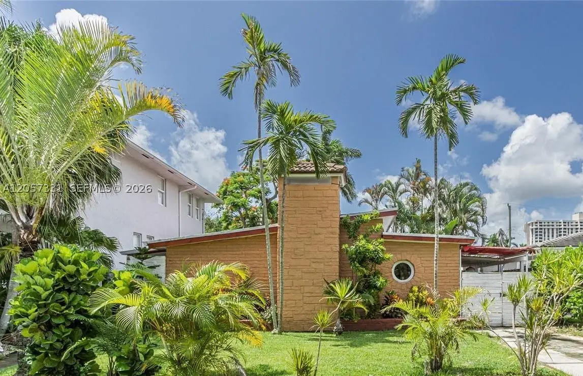 1566 NE 110th St, Miami, FL 33161 - #1