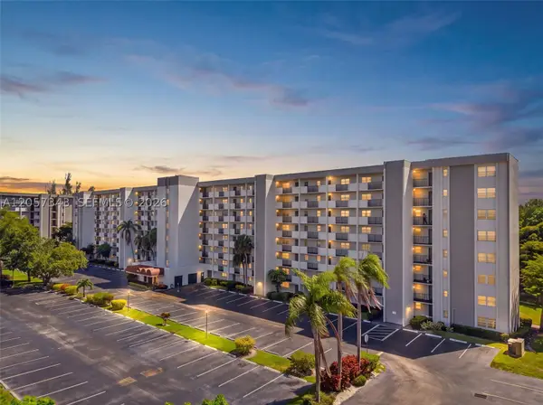 5900 NW 44th St #414, Lauderhill, FL 33319