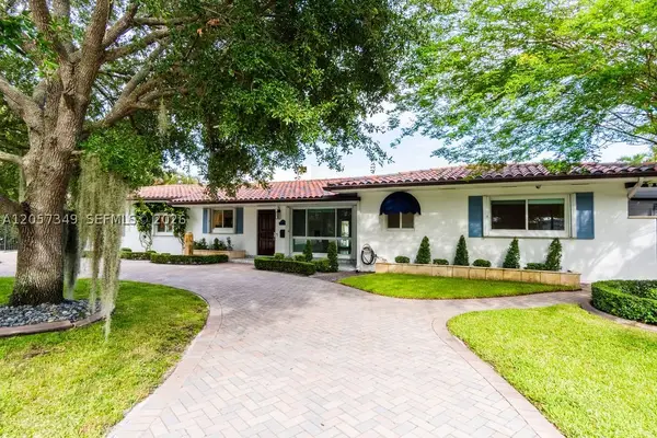 5711 SW 64th Ave, South Miami, FL 33143