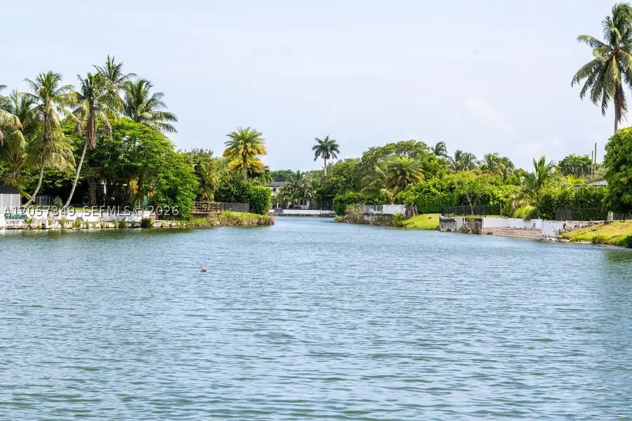 5711 SW 64th Ave, South Miami, FL 33143 - #2