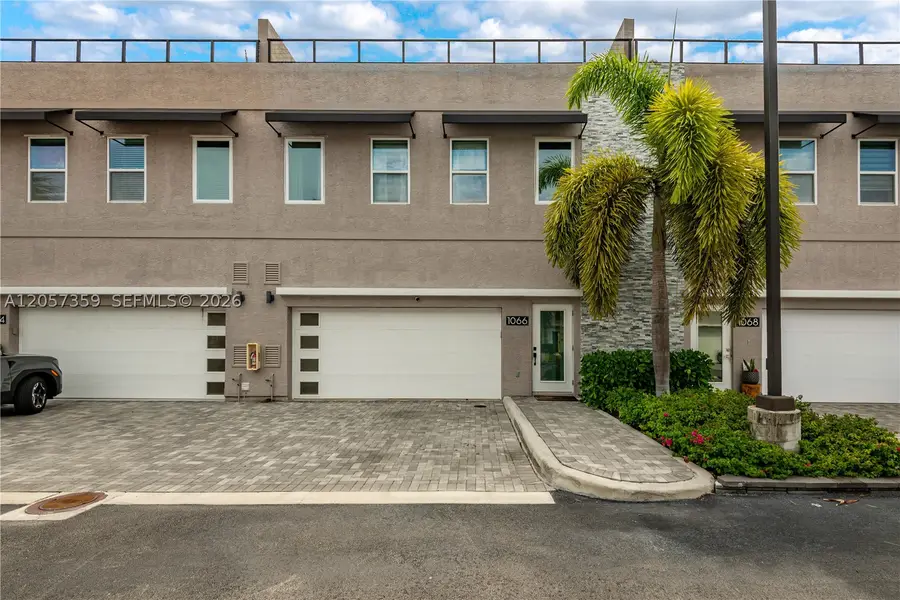 1066 NE 35th St, Oakland Park, FL 33334 - #2