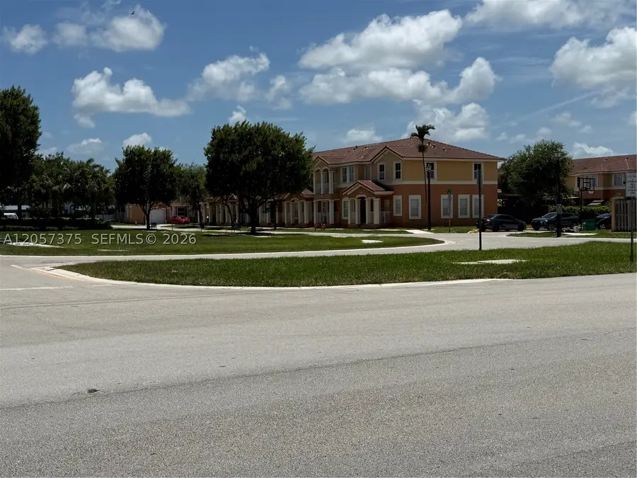 10852 SW 240th St, Homestead, FL 33032 - #2