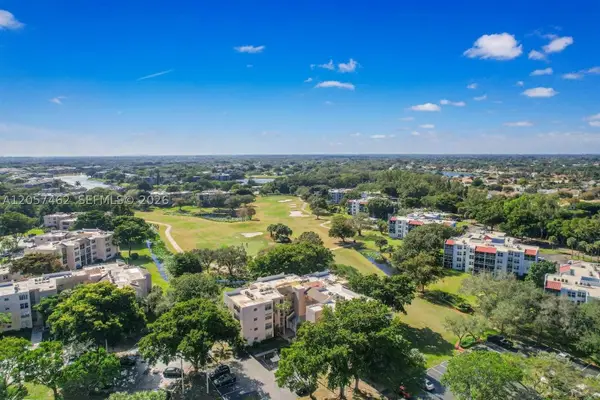 9471 Evergreen Pl #104, Davie, FL 33324