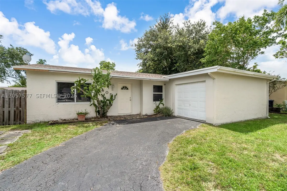 405 SW 77th Ave, North Lauderdale, FL 33068 - #1