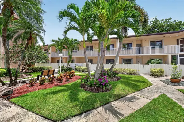 7449 N Devon Dr #207, Tamarac, FL 33321