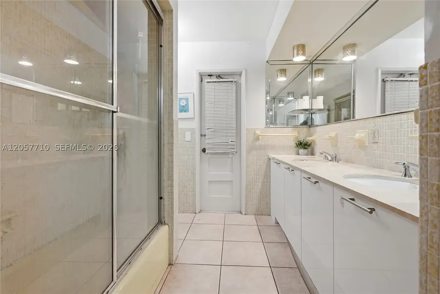 5001 Madison St, Hollywood, FL 33021 - #2