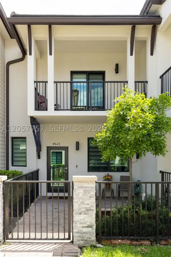 4623 NW 83rd Pkwy, Doral, FL 33166