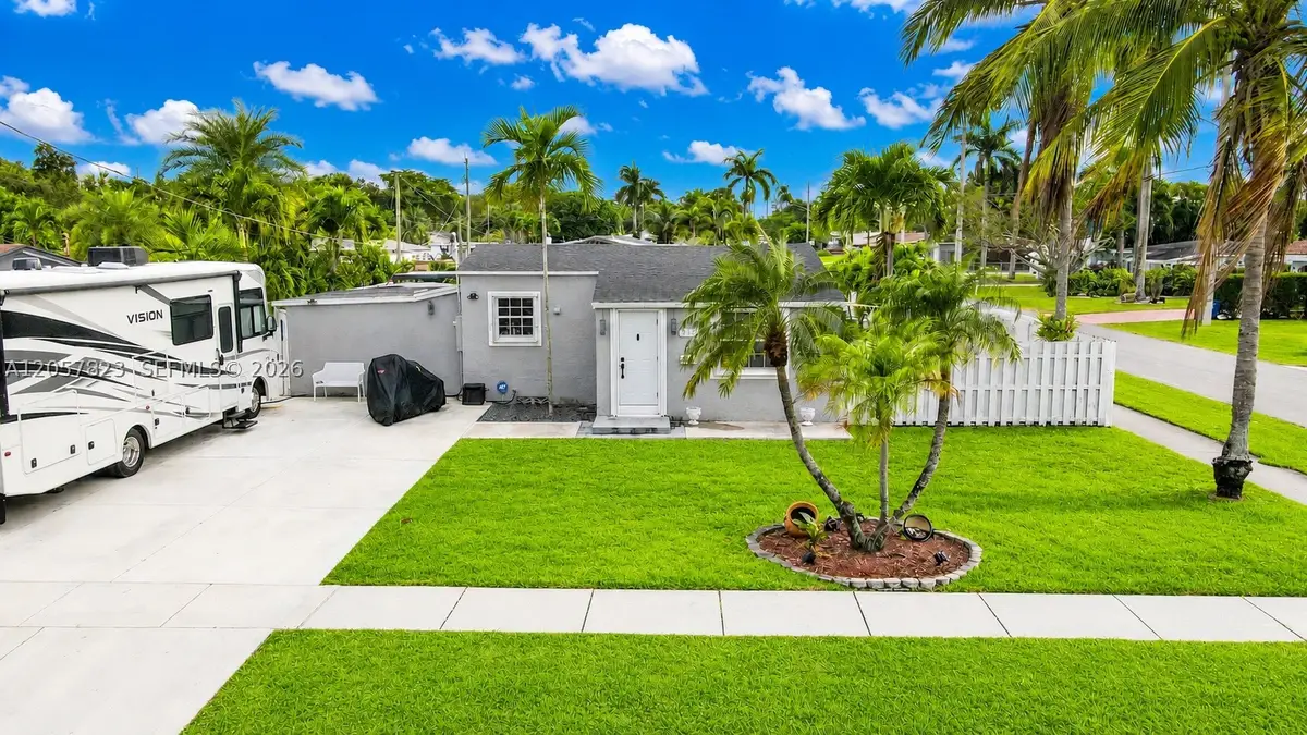117 SW 6th St, Hallandale Beach, FL 33009 - #1