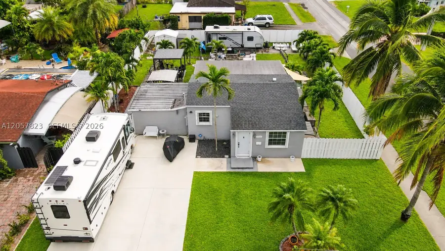 117 SW 6th St, Hallandale Beach, FL 33009 - #2