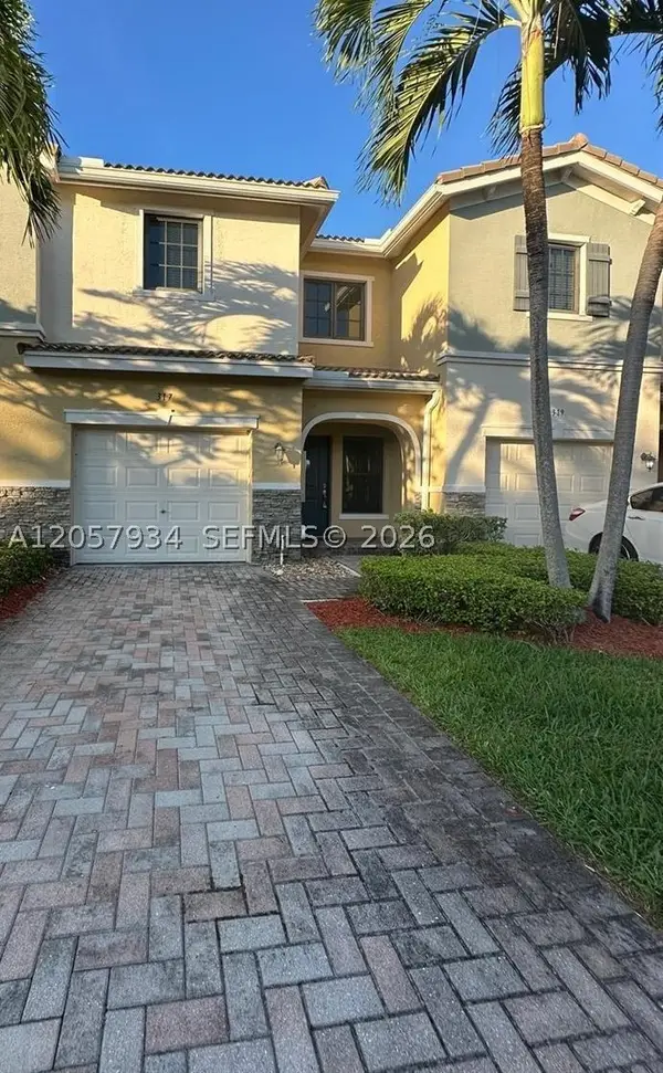 317 NE 194th Ln #317, Miami, FL 33179
