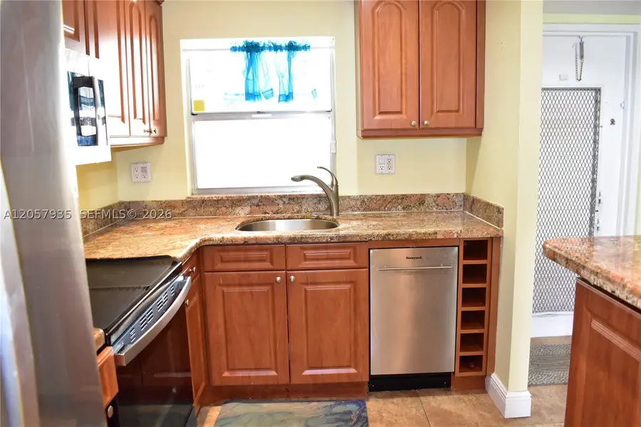 8901 Sunrise Lakes Blvd #211, Sunrise, FL 33322 - #3