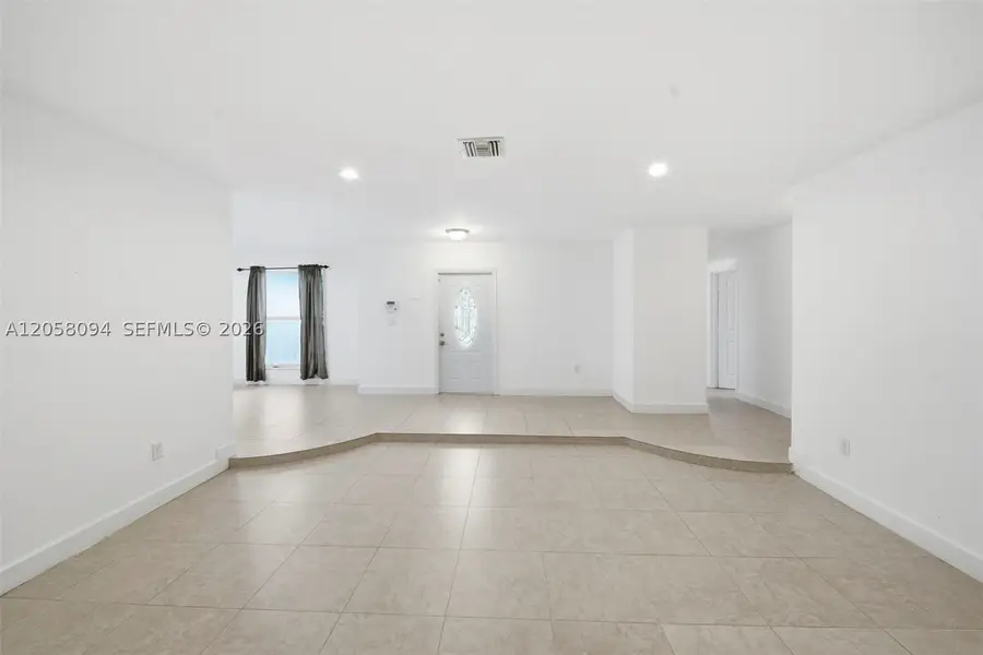 20 NE 210th St, Miami Gardens, FL 33179 - #2