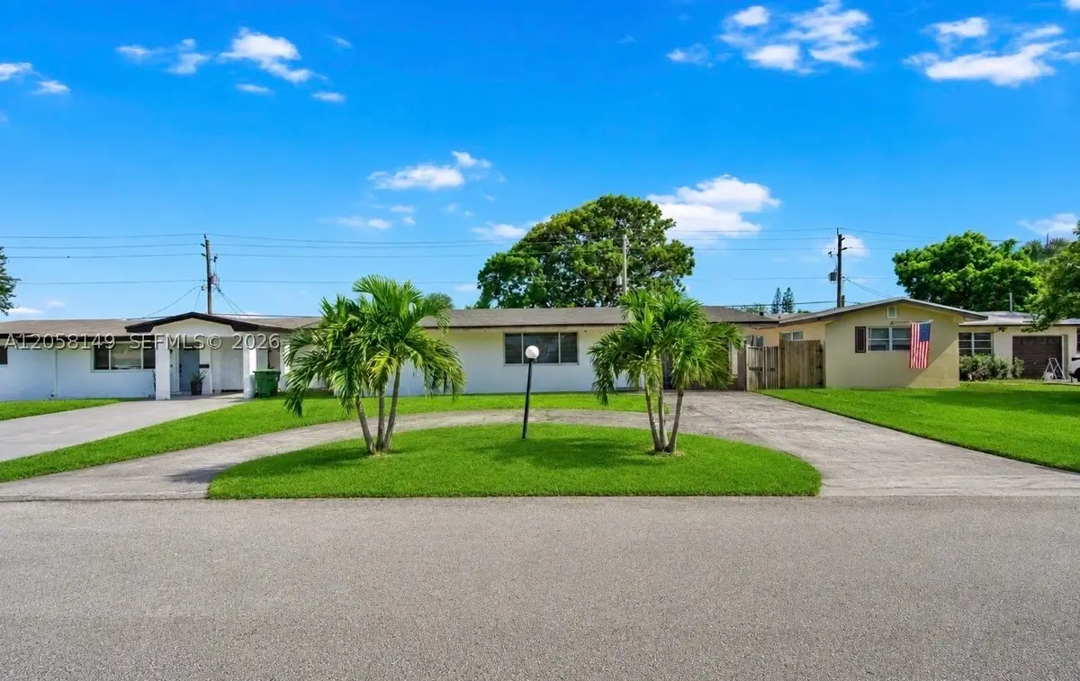 8720 NW 11th St, Pembroke Pines, FL 33024 - #1