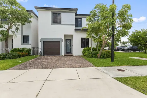 15725 SW 136th Ter, Miami, FL 33196