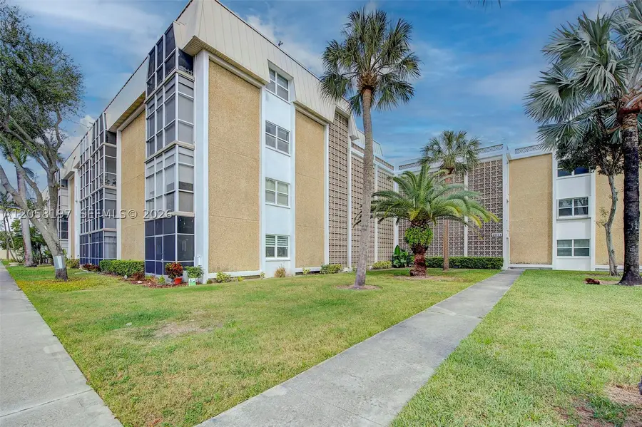 3020 NE 16th Ave #306, Oakland Park, FL 33334 - #2