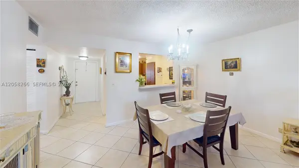 9320 Sunrise Lakes Blvd #303, Sunrise, FL 33322