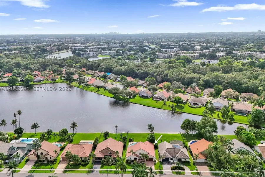 1720 W Oak Knoll Cir, Davie, FL 33324 - #3