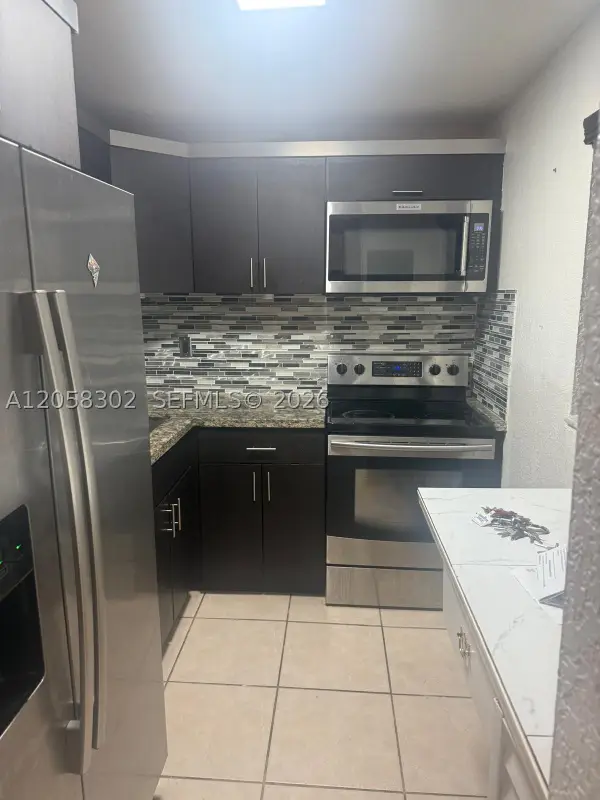6095 W 18th Ave #S106, Hialeah, FL 33012