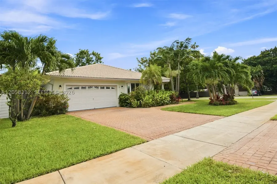 701 Westward Dr, Miami Springs, FL 33166 - #2