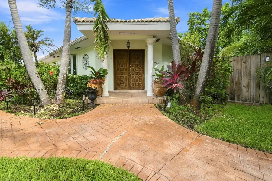 701 Westward Dr, Miami Springs, FL 33166 - #3