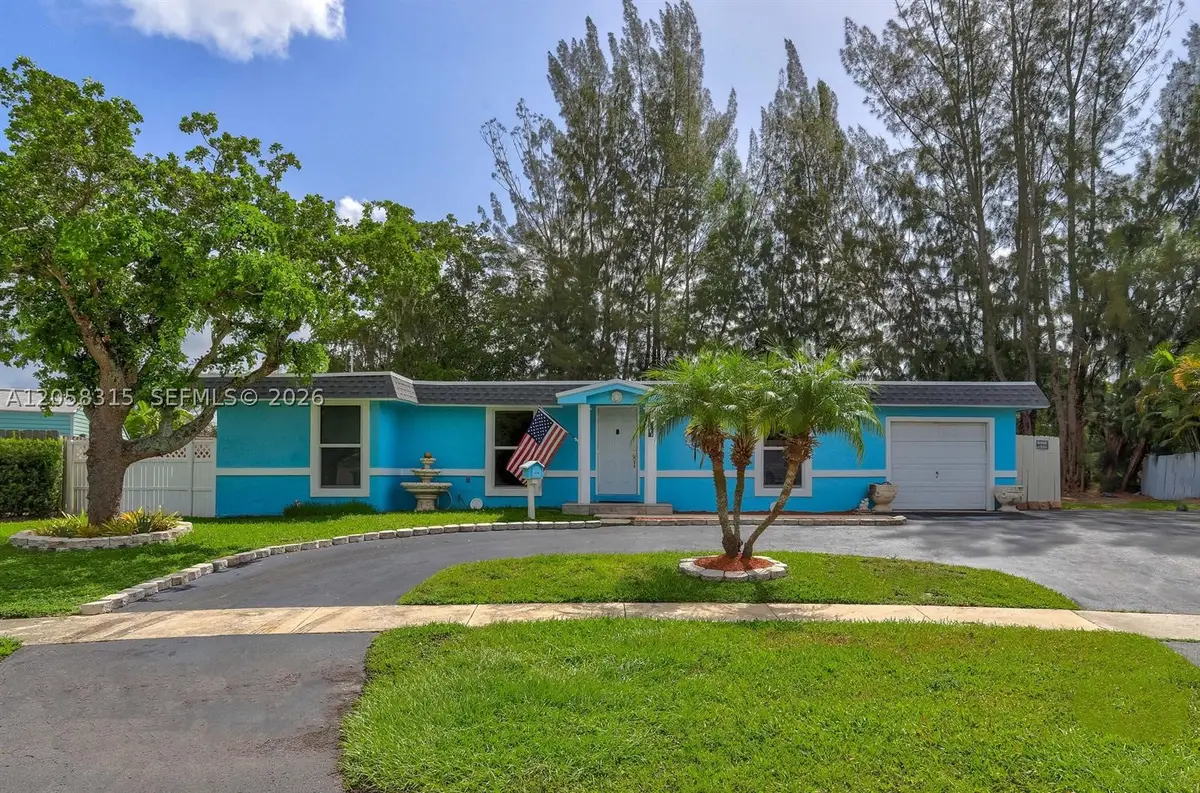 6605 NW 80th Ct, Tamarac, FL 33321 - #1