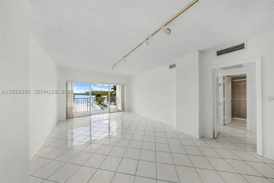 300 Bayview Dr #202, Sunny Isles Beach, FL 33160 - #3