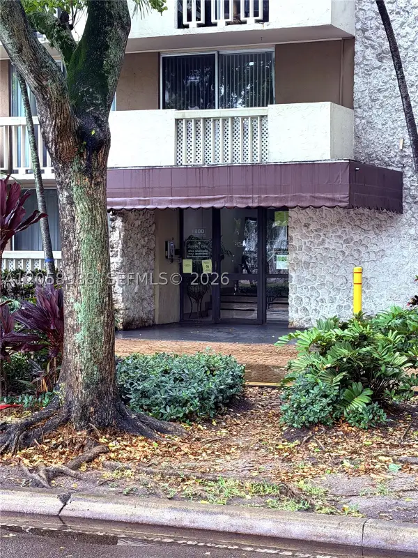 1800 Sans Souci Blvd #336, North Miami, FL 33181