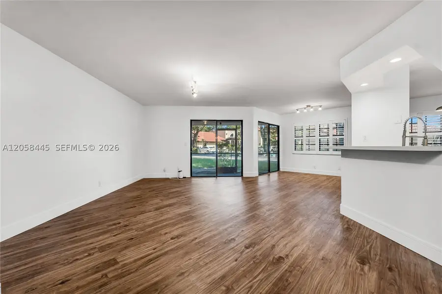 9005 W Sunrise Blvd #9005, Plantation, FL 33322 - #3