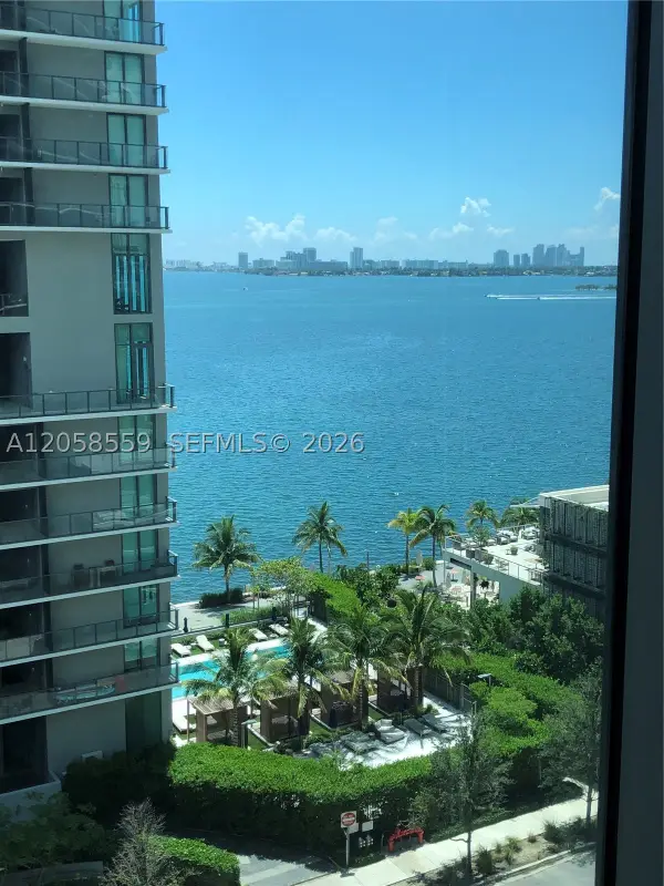 650 NE 32nd St #908, Miami, FL 33137