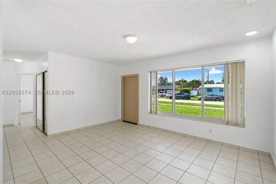 661 W 50th Pl, Hialeah, FL 33012 - #2