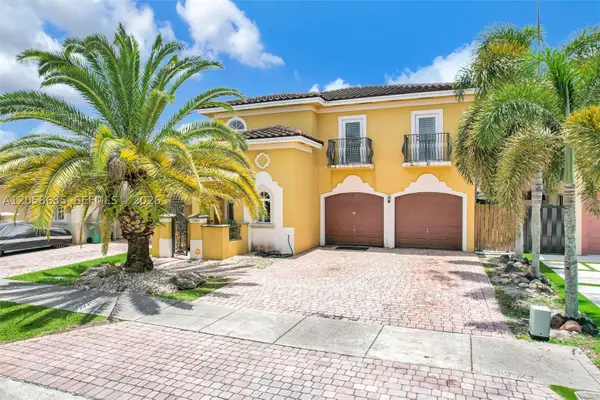 15664 SW 12th Ter, Miami, FL 33194