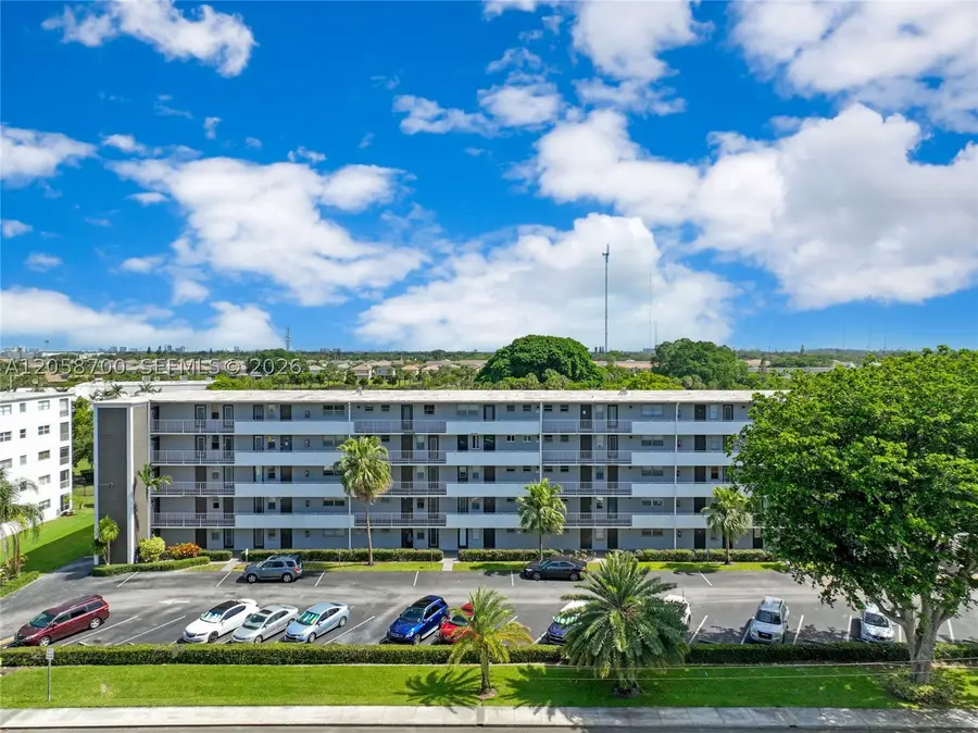 4800 Hillcrest Ln #402, Hollywood, FL 33021 - #2