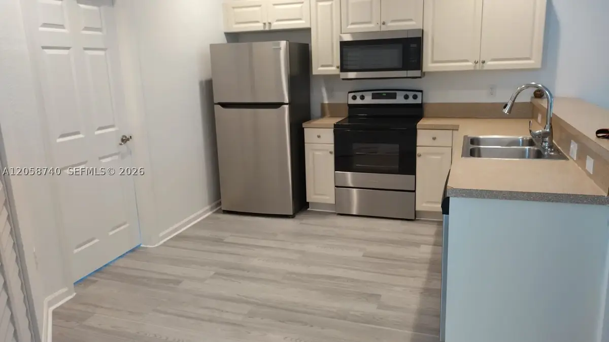 1960 Freeport Ln #1960, Riviera Beach, FL 33404 - #1