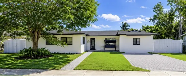 10364 Fairway Heights Blvd, Miami, FL 33157
