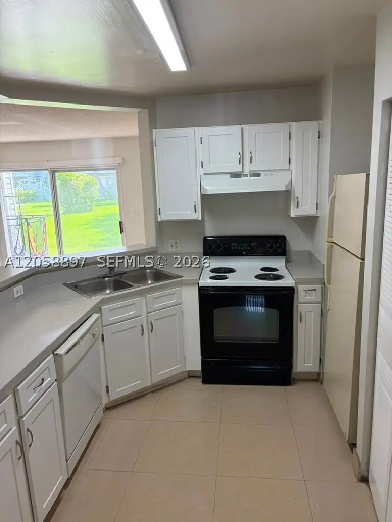 3461 NW 44th St #102, Oakland Park, FL 33309 - #2