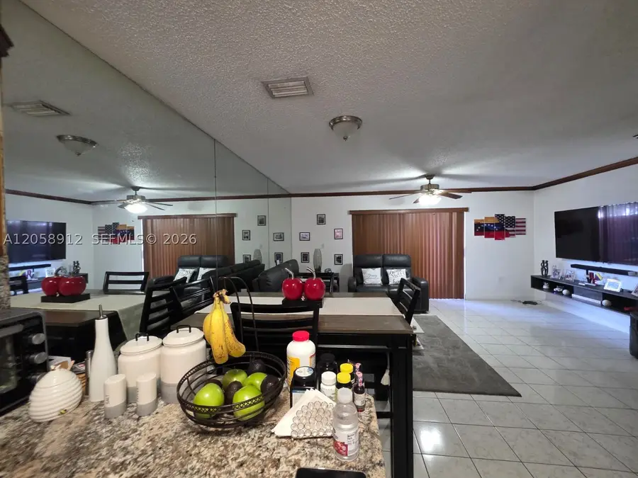 8085 NW 8th St #6, Miami, FL 33126 - #2