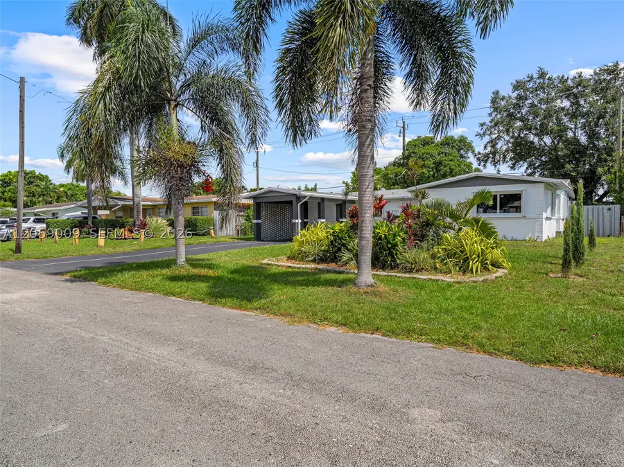 6721 Allen St, Hollywood, FL 33024 - #2