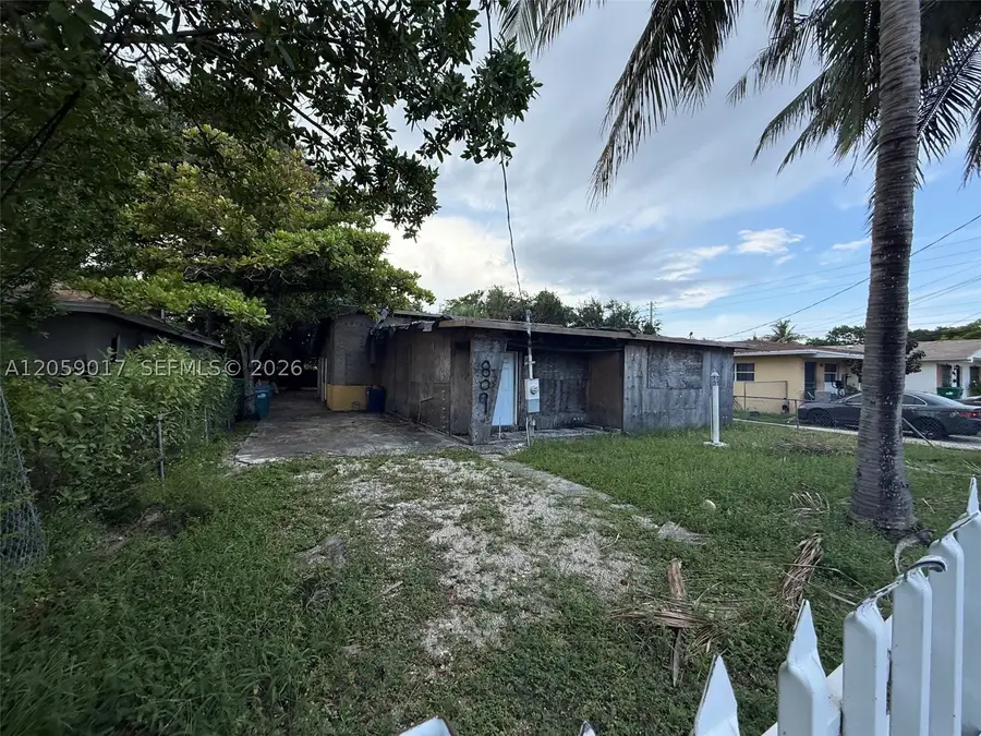 809 NW 108th St, Miami, FL 33168 - #2