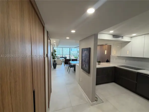 3701 N Country Club Dr #1209, Aventura, FL 33180