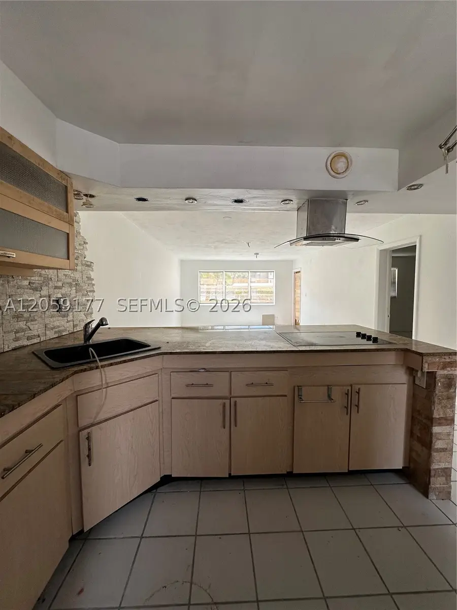 19001 NE 14th Ave #121, Miami, FL 33179 - #3